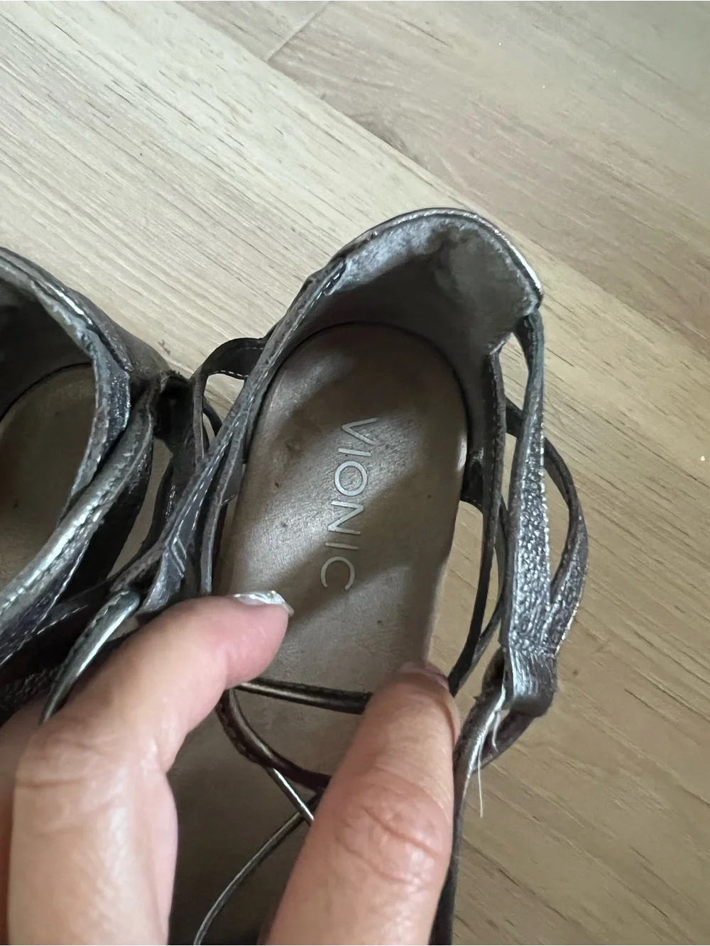 Vionic metallic pewter
